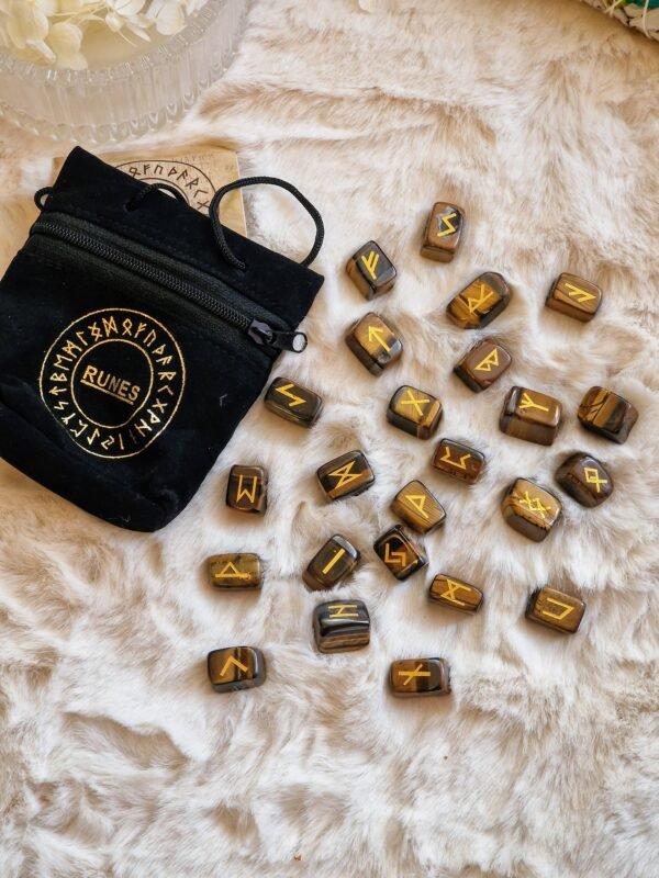 Runes divinatoires en Oeil de tigre