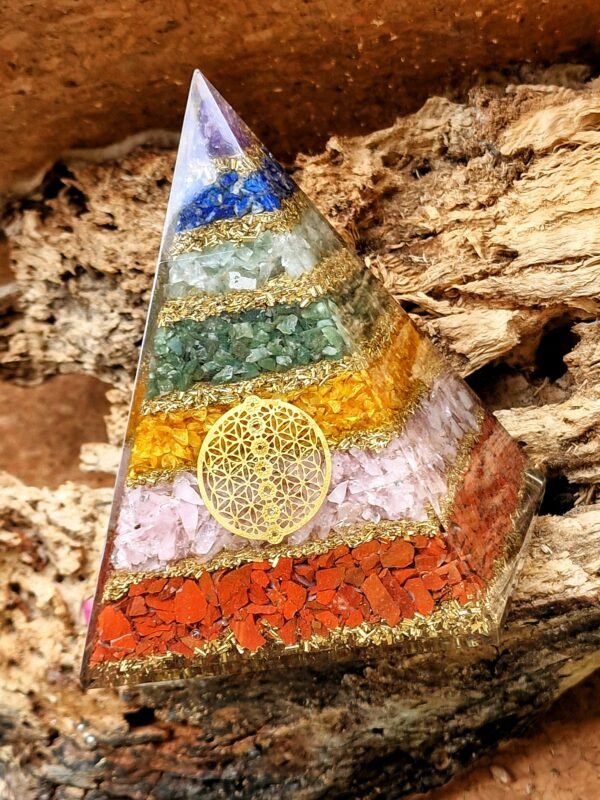 Big pyramide orgonite pierres 7 chakras - Image 2
