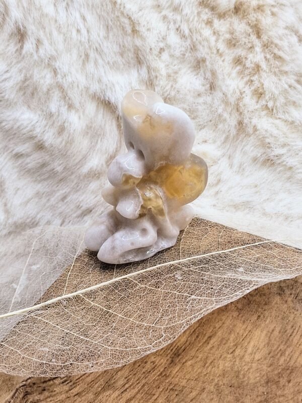 Fée en pierre naturelle sculptée et polie - Image 9