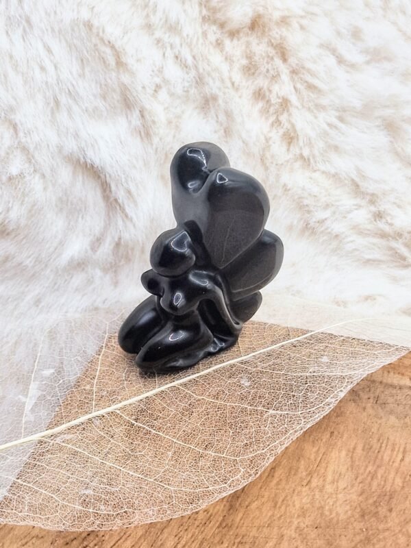 Fée en pierre naturelle sculptée et polie - Image 8