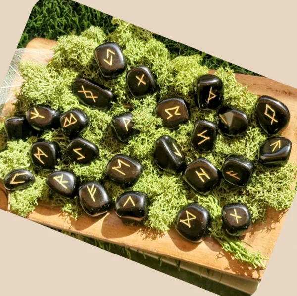 Runes Futhark - Obsidienne noire