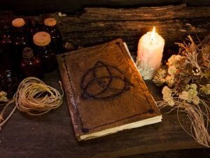 GRIMOIRES ET CARNETS DE NOTES